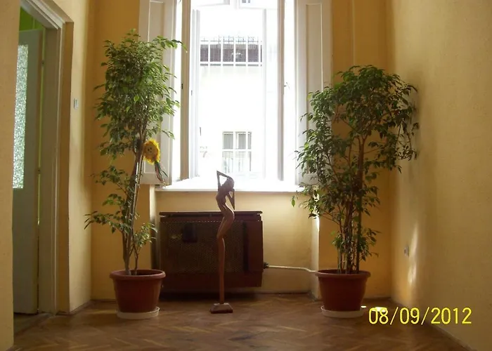 Baross By Mellow Mood 3*